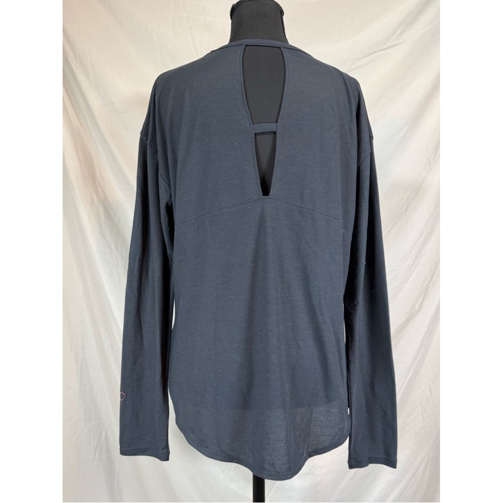 Under Armour Women's HeatGear Cutout Back Long Sleeve Top 🖤